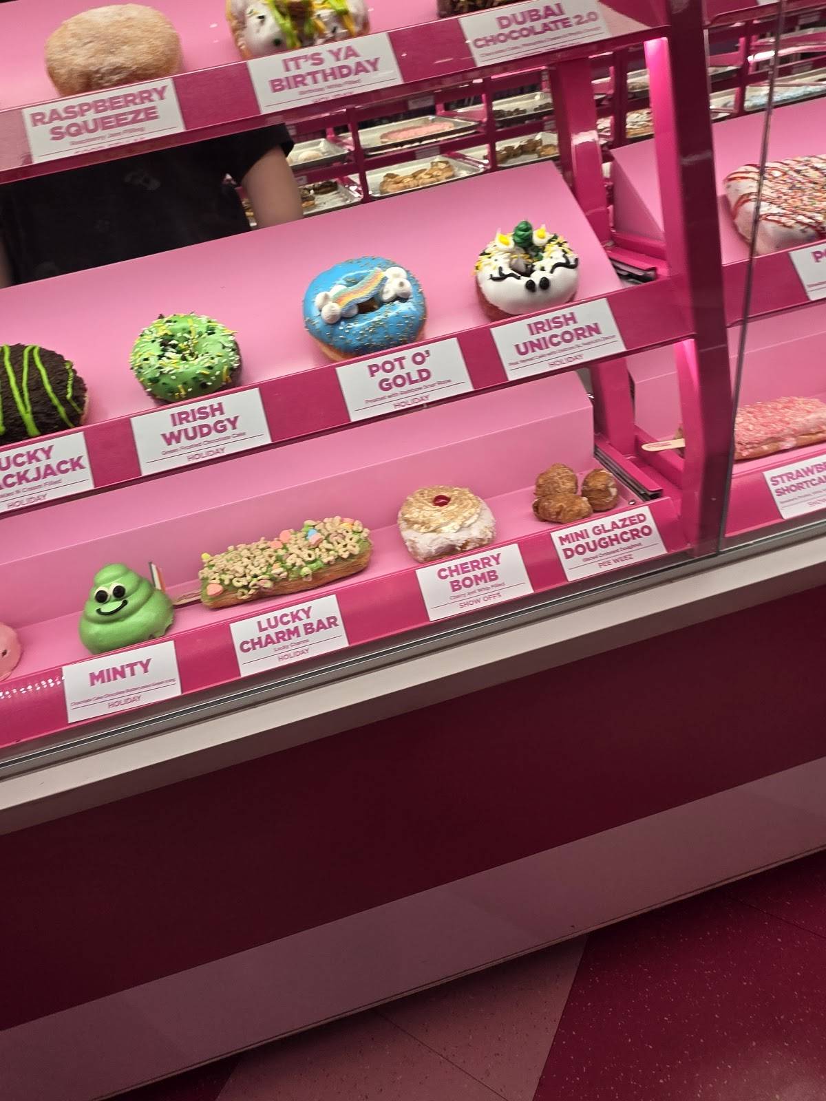 Pinkbox Doughnuts меню