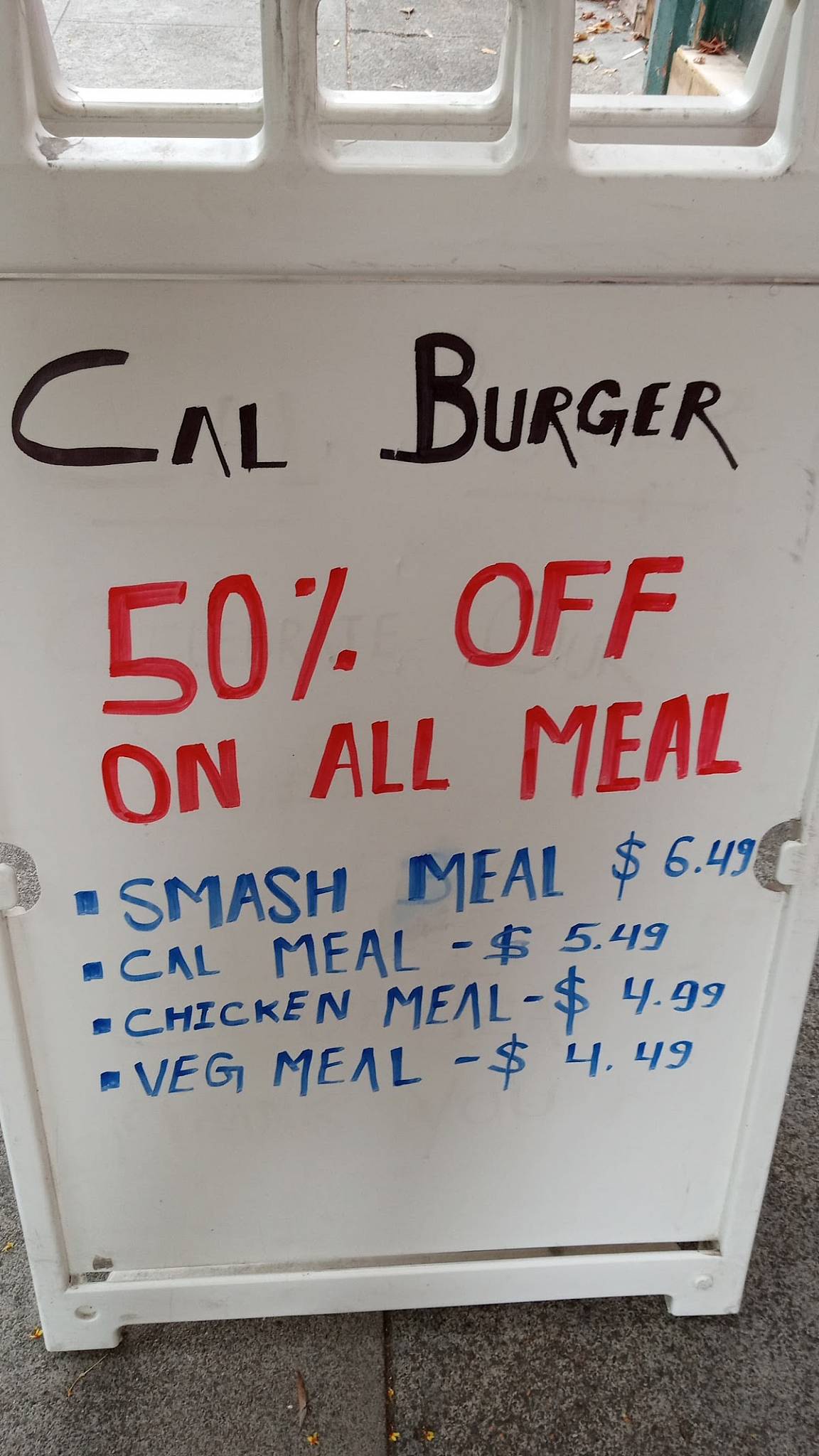 Cal Burger & More меню