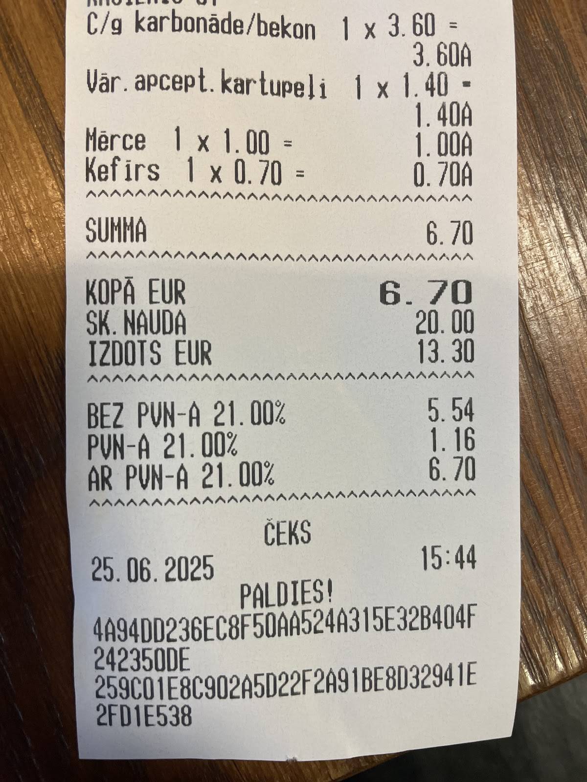 Nāc un Ēd меню
