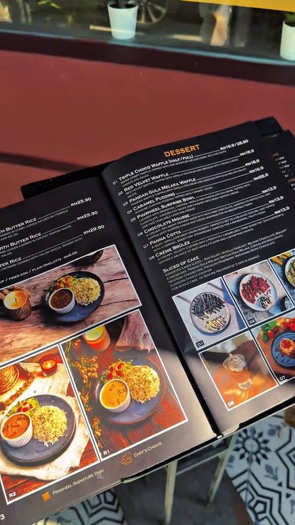PINWHEEL RESTO CAFE меню