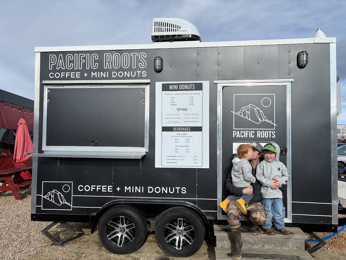 Pacific Roots Coffee + Mini Donuts меню