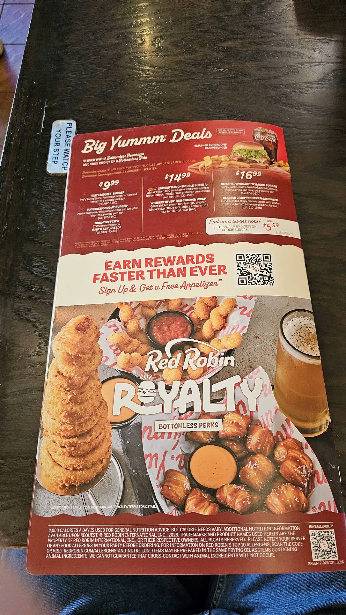 Red Robin Gourmet Burgers and Brews меню