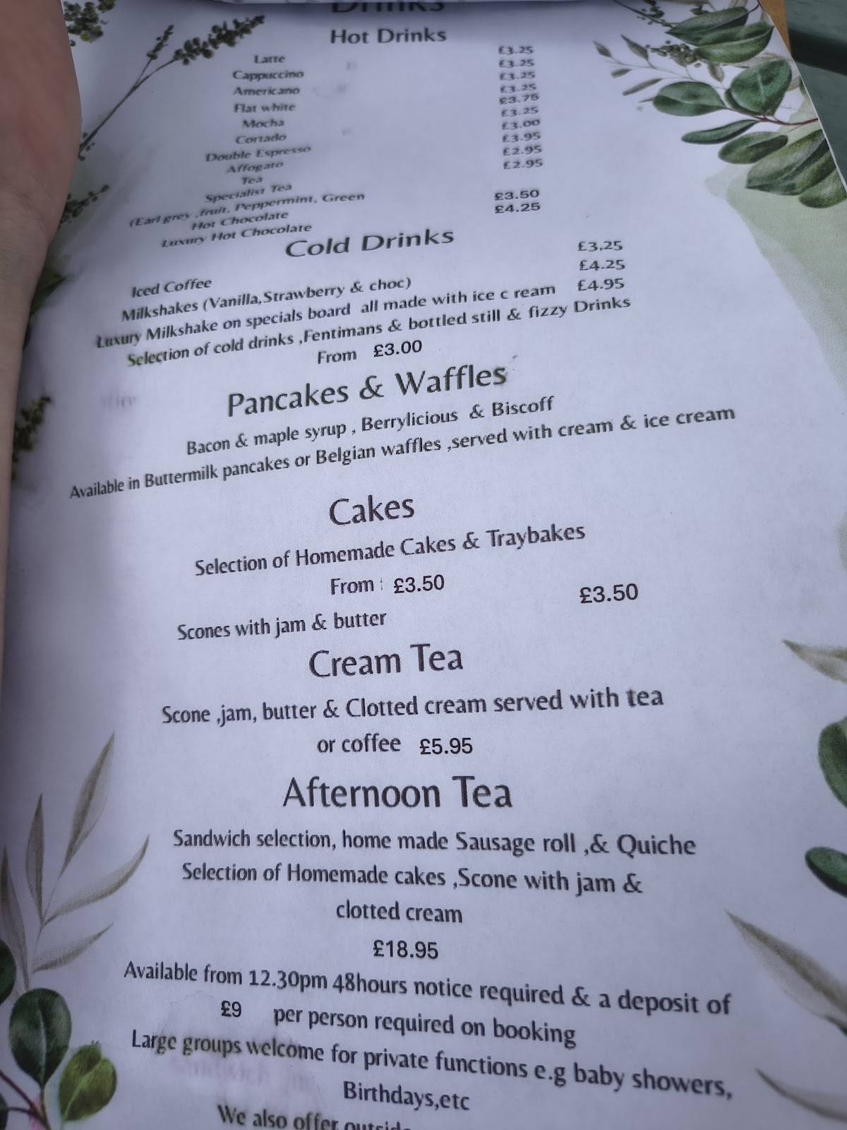The White Rabbit Tea Room меню