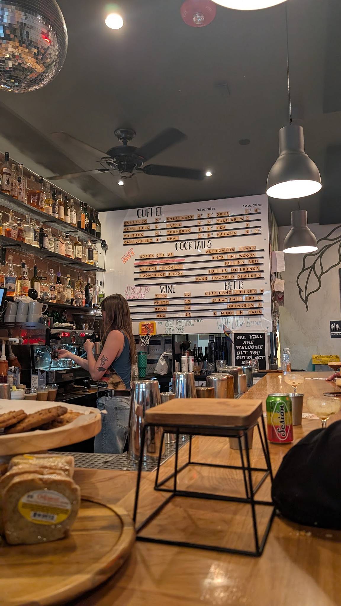 Two Arrows Coffee Bar меню