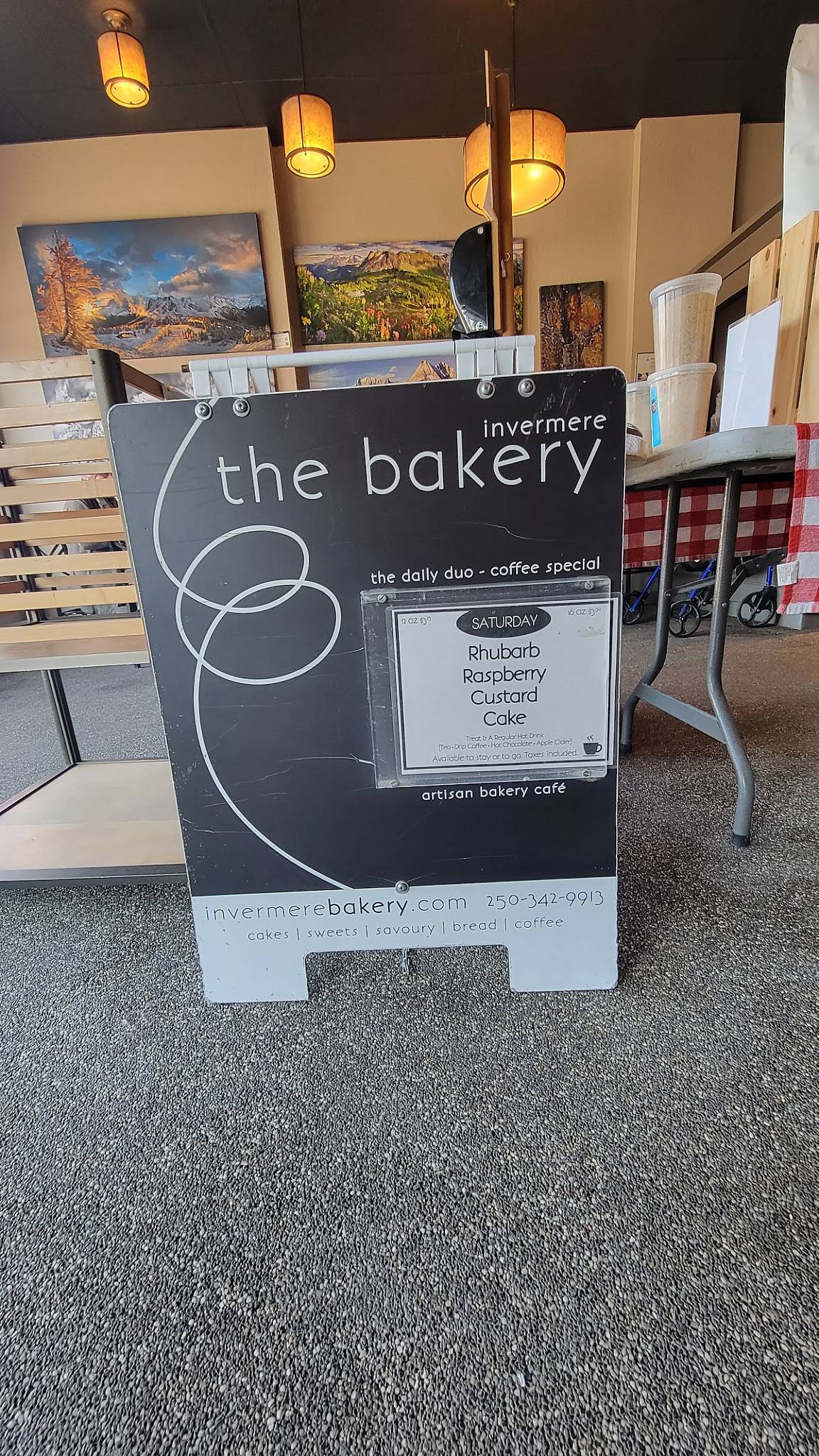 The Invermere Bakery меню