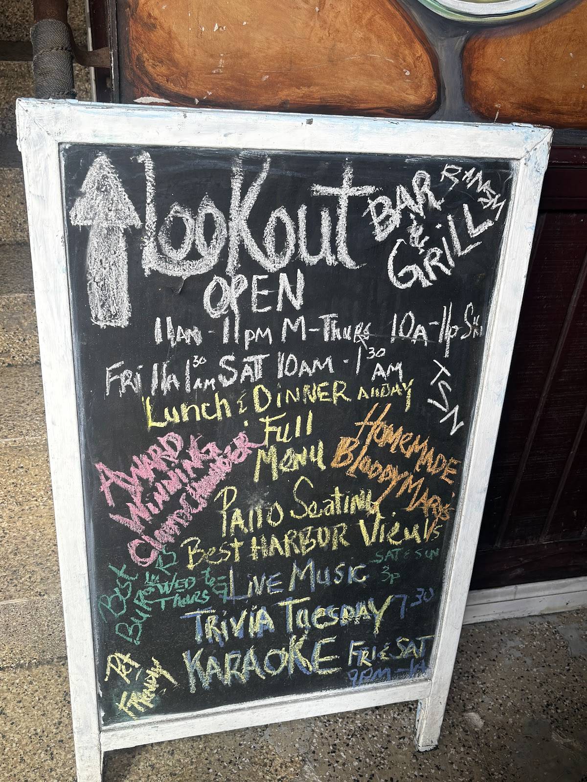 The Lookout Bar & Grill меню
