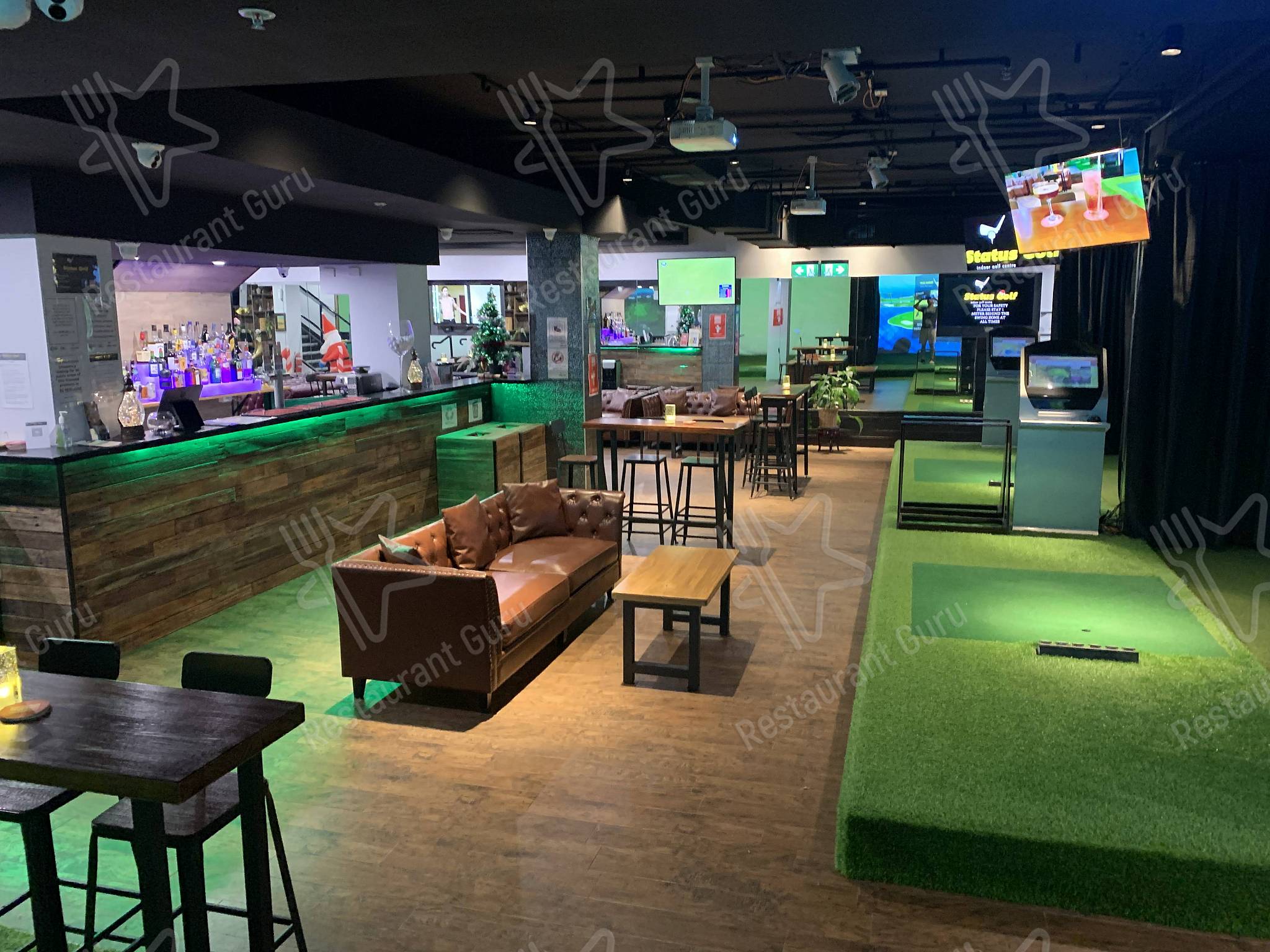 Status Golf Canberra меню