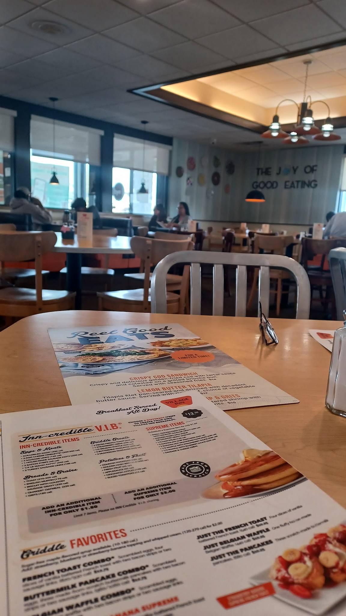 Village Inn меню