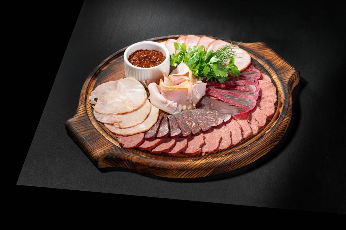 DAKI Restaurant &amp; Club меню