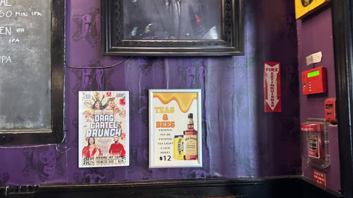 Rotten Ralph's Pub & Eatery меню