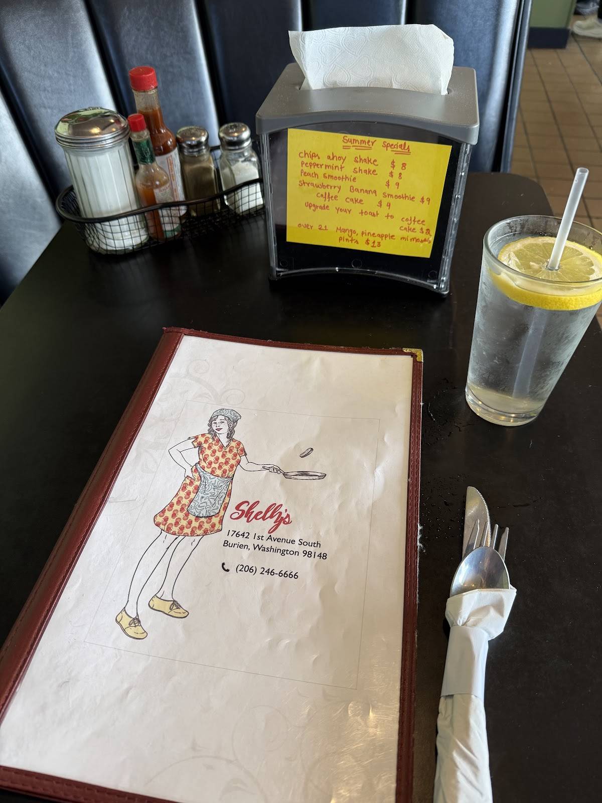 Shelly's Breakfast & Lunch меню