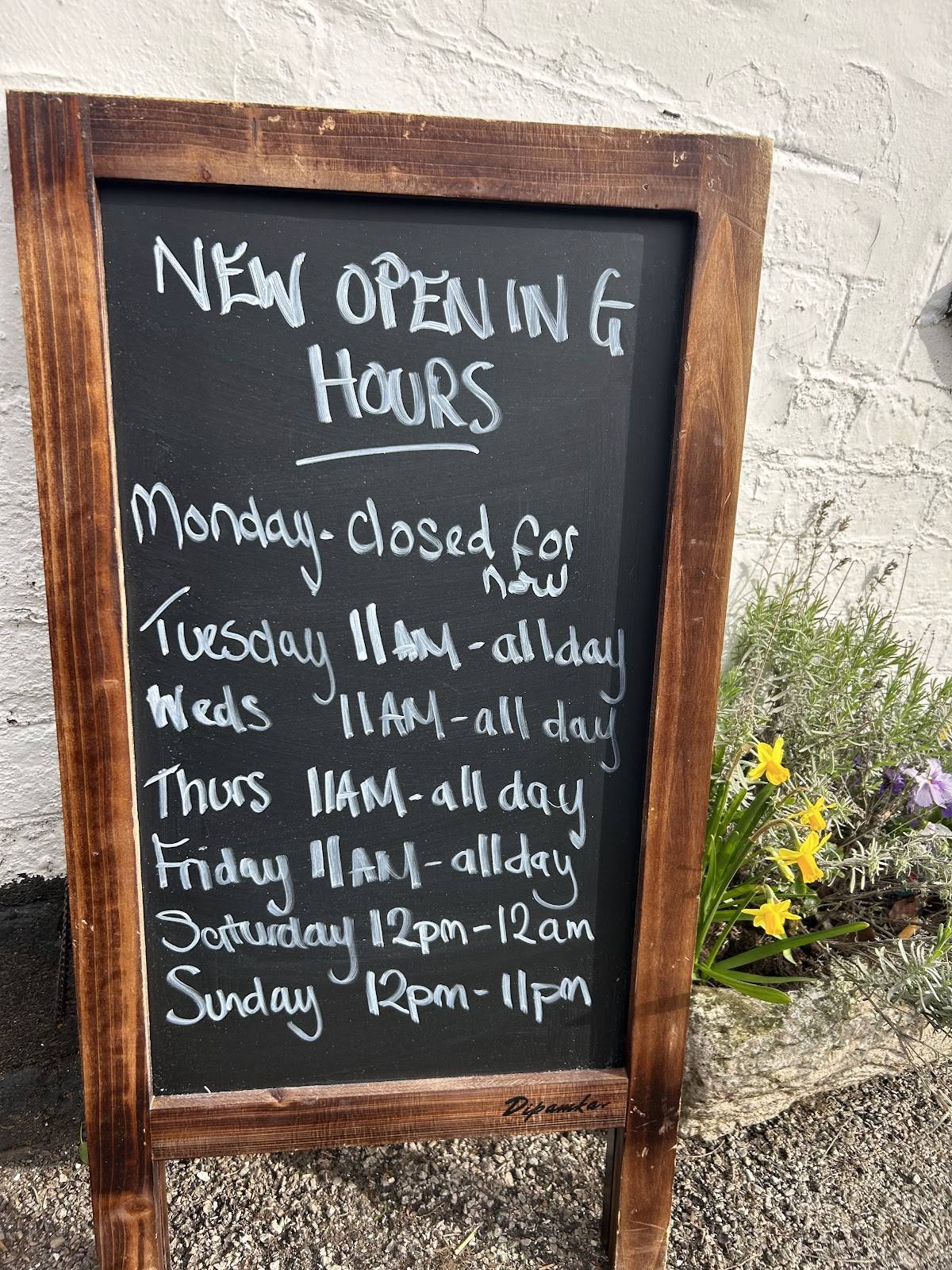THE Red Lion, Wombourne-now open everyday! меню
