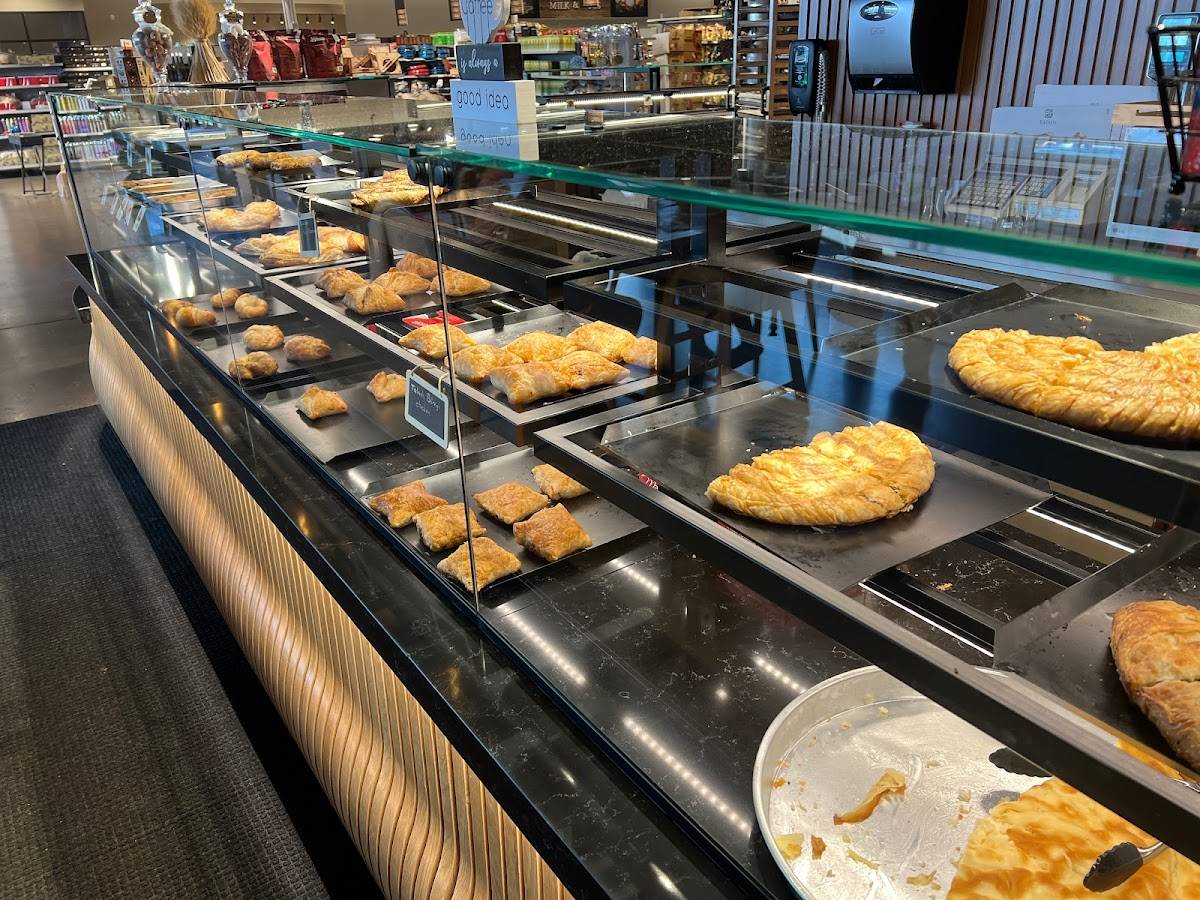 International Food Market & Cafe меню