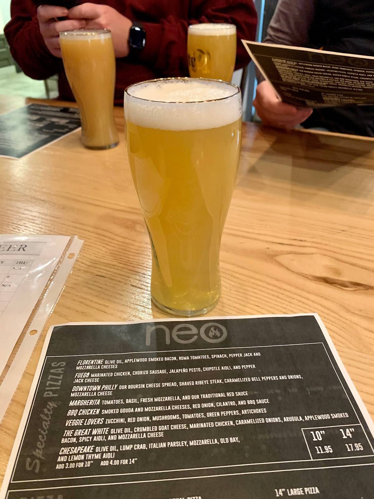 Neo Pizza & Taphouse меню