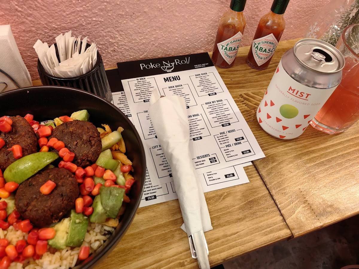 Poke n’ Roll меню