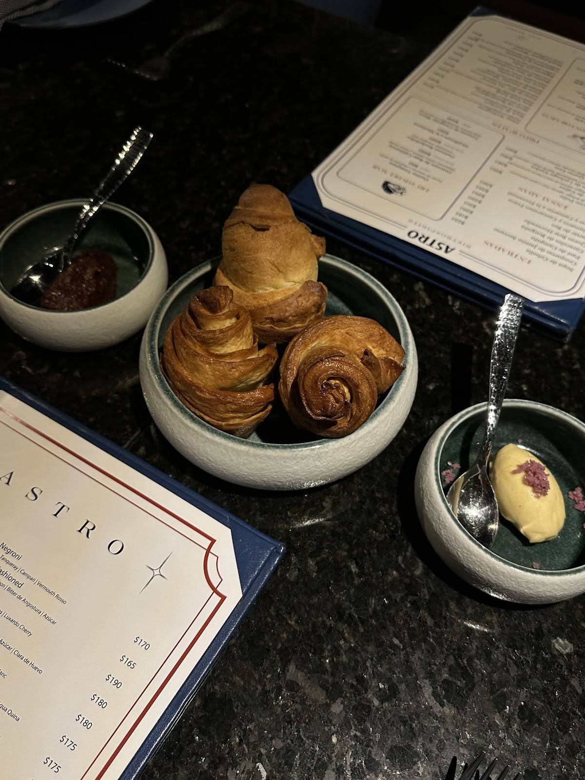 Astro Bistrospirits меню