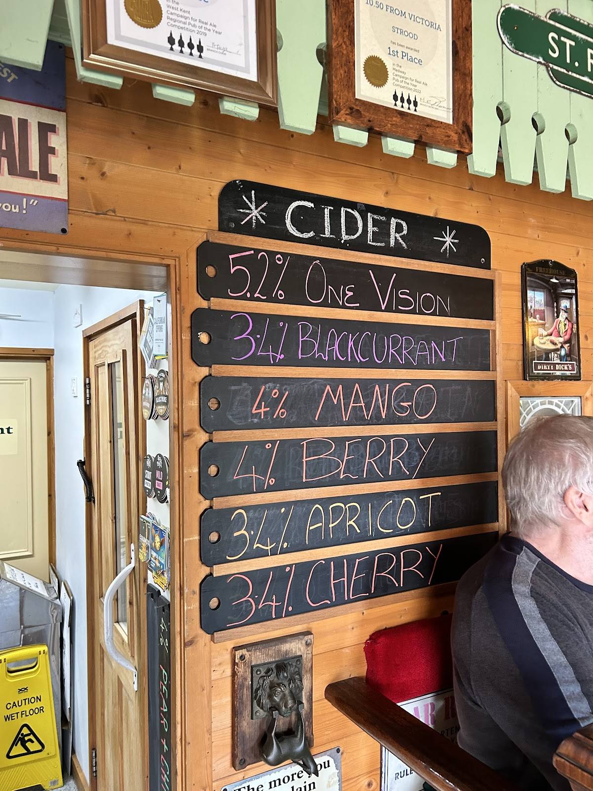 10:50 From Victoria Micropub меню