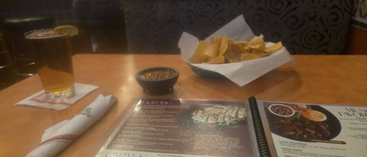 Azteca Mexican Restaurant меню