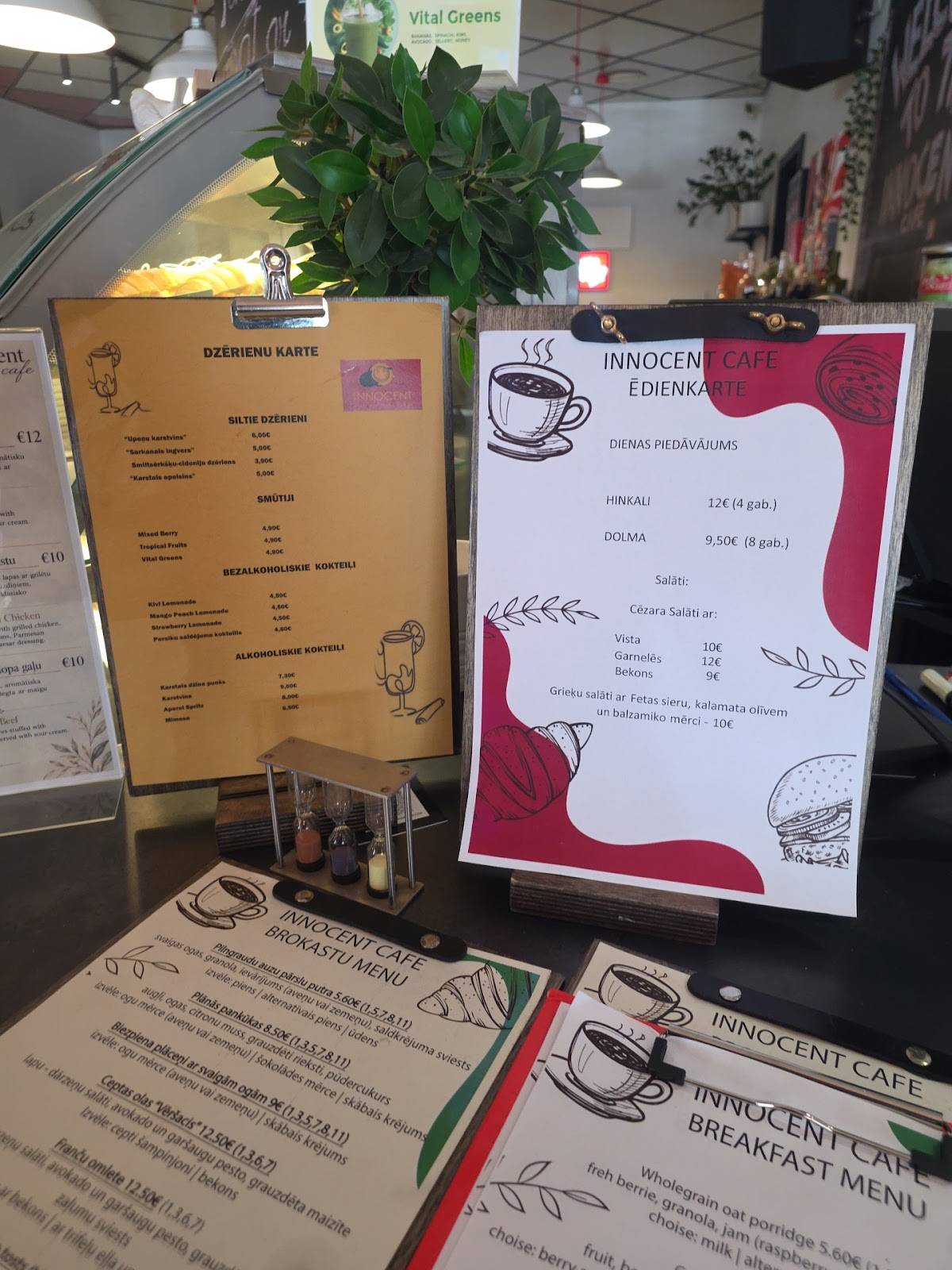 Innocent Cafe меню