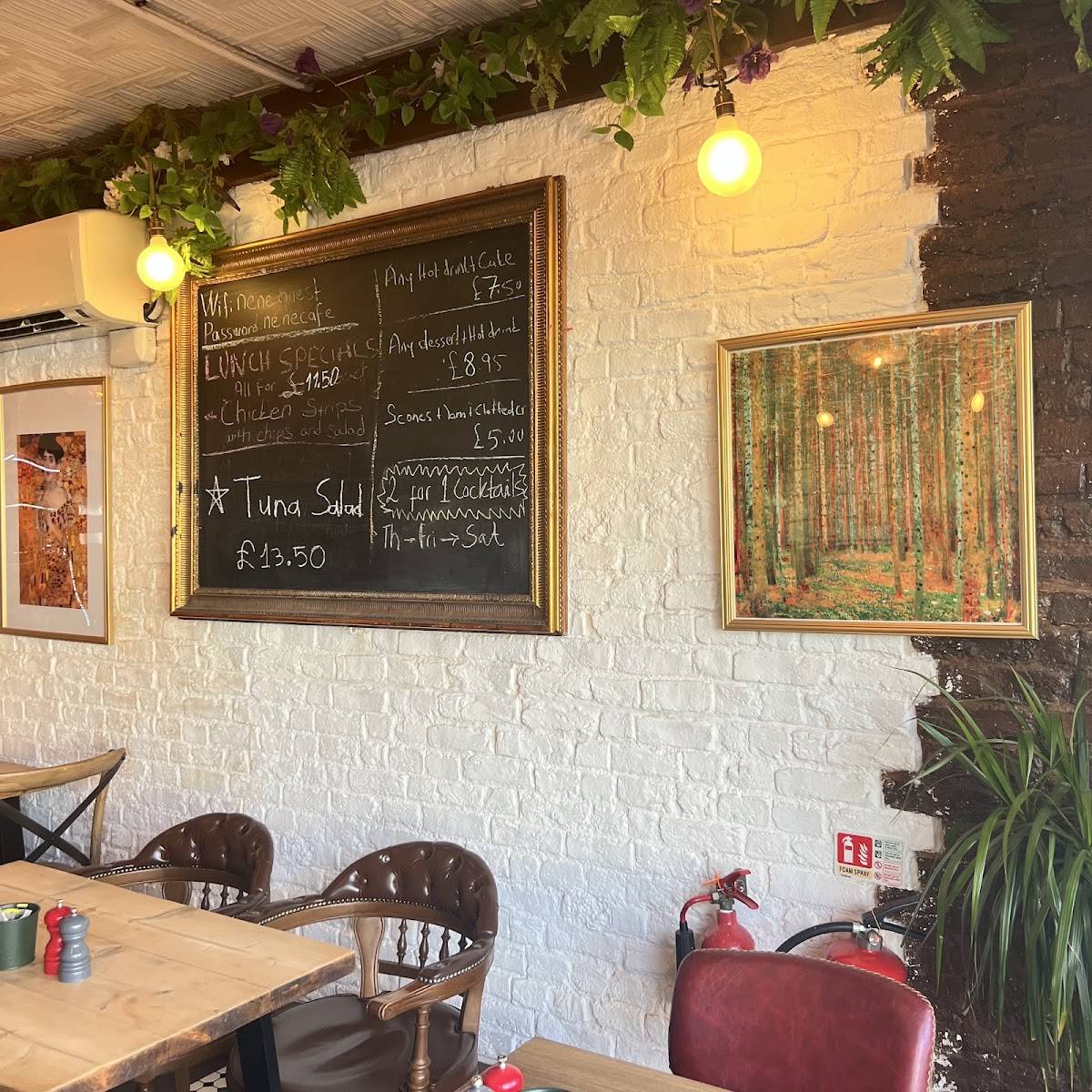 Nene Cafe & Bistro меню