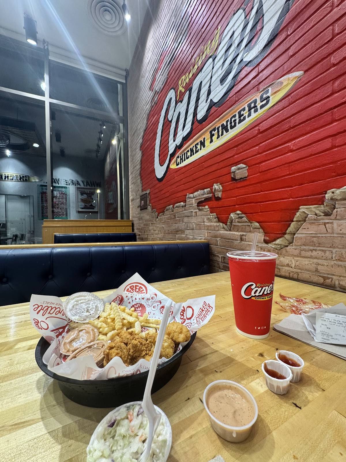 Raising Cane's меню