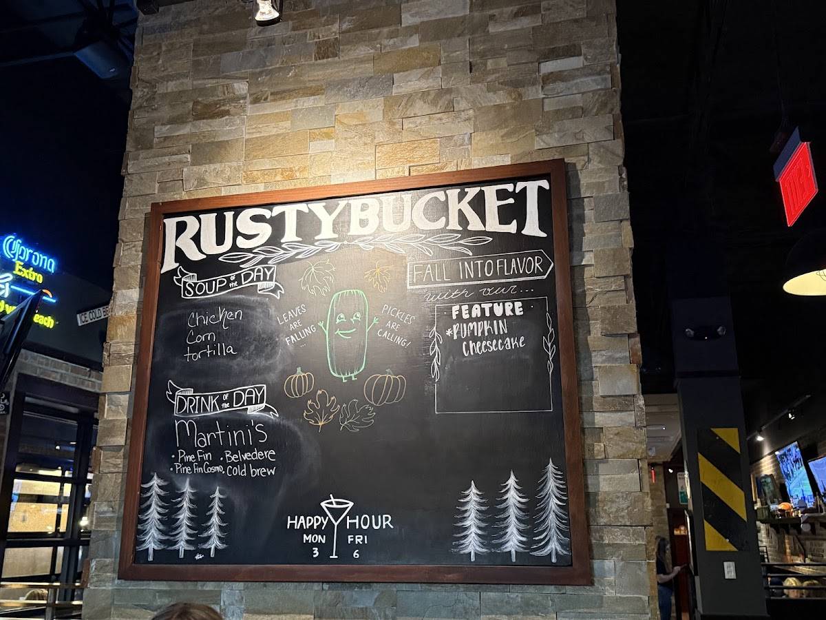Rusty Bucket Restaurant and Tavern меню