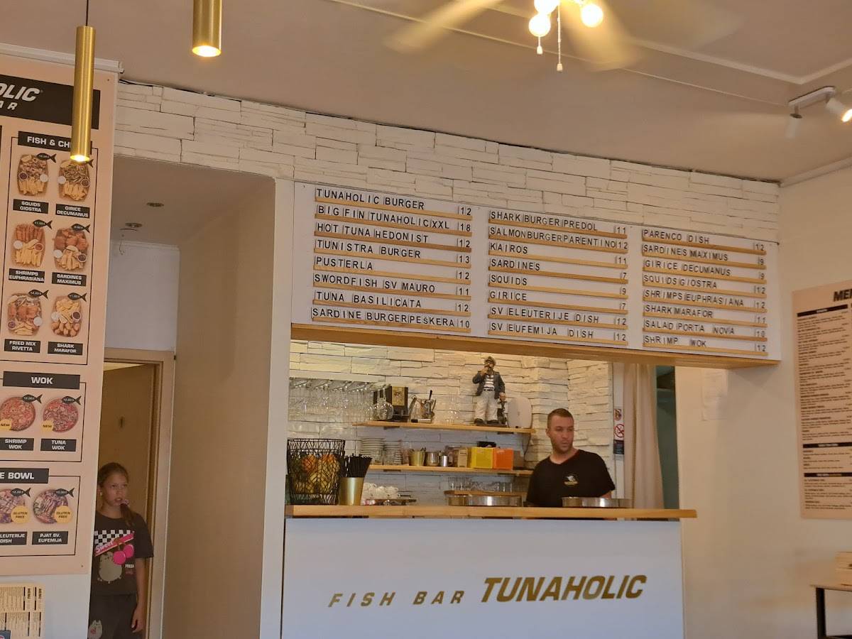 Tunaholic Fish Bar меню