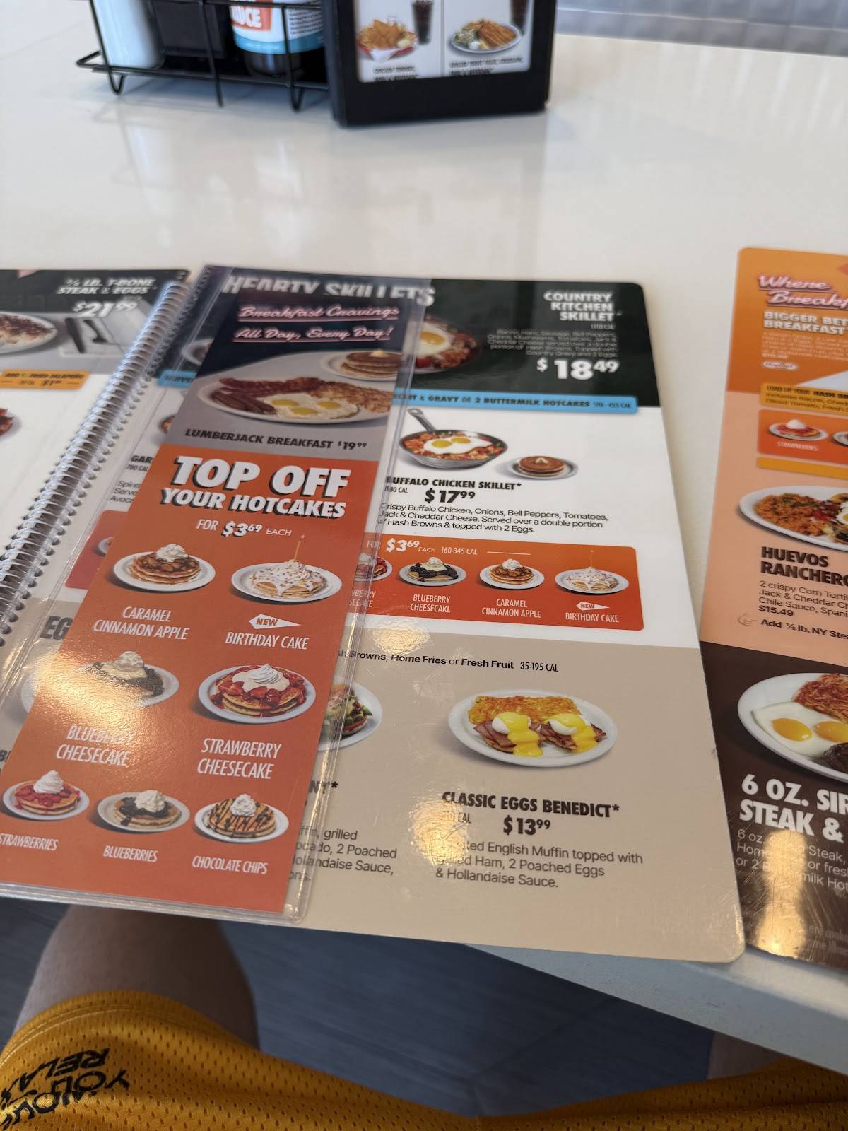 NORMS Restaurant меню
