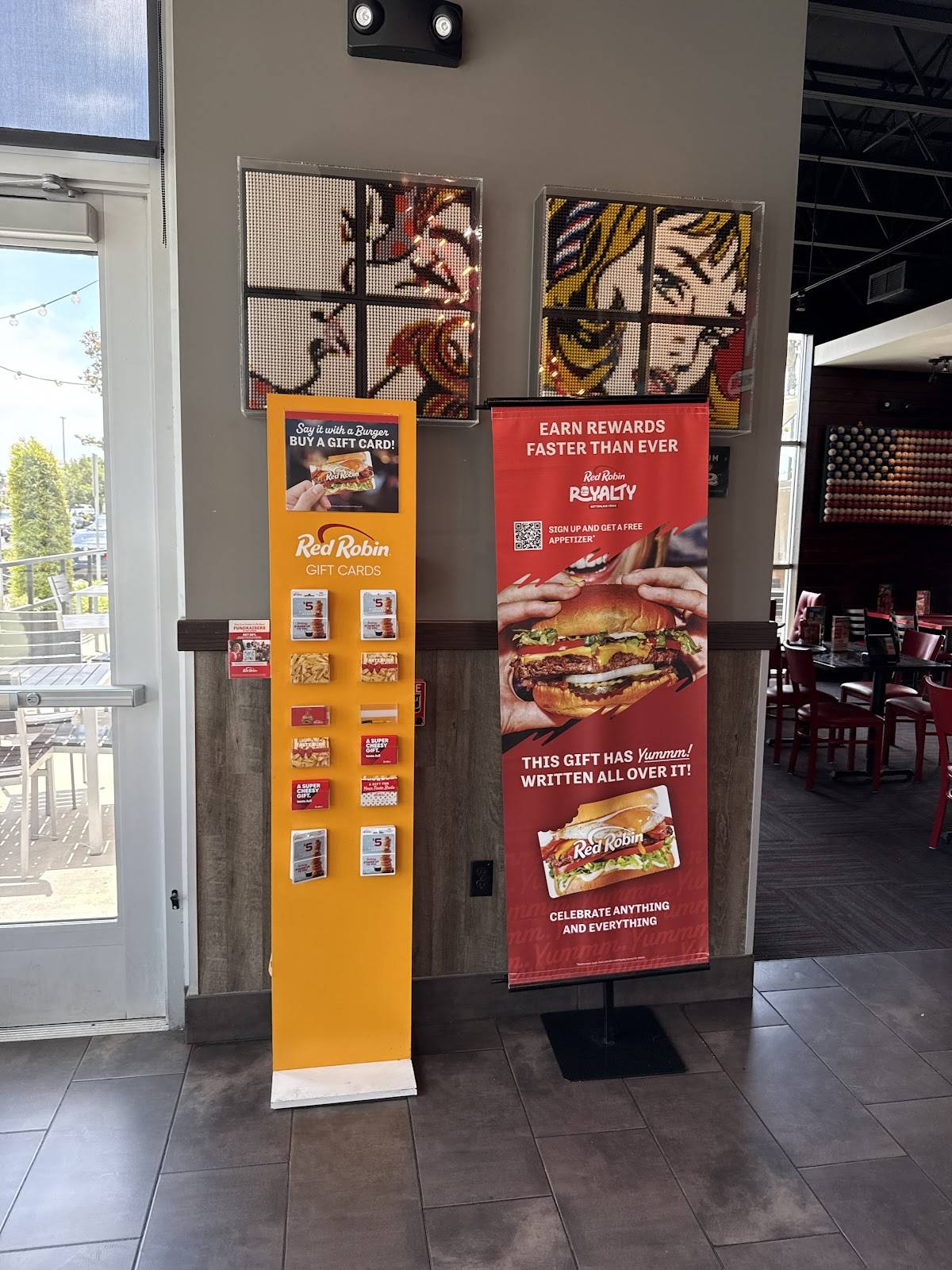 Red Robin Gourmet Burgers and Brews меню