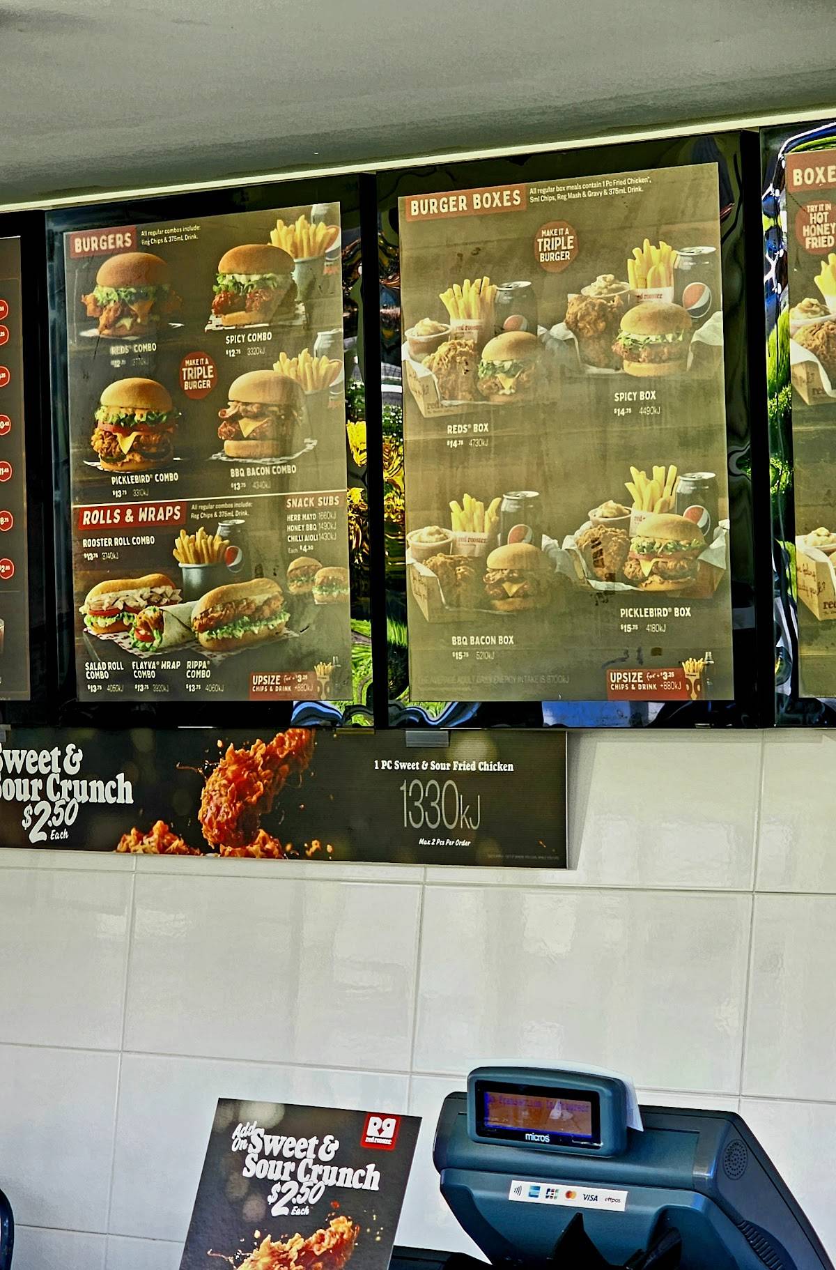 Red Rooster Raintrees меню