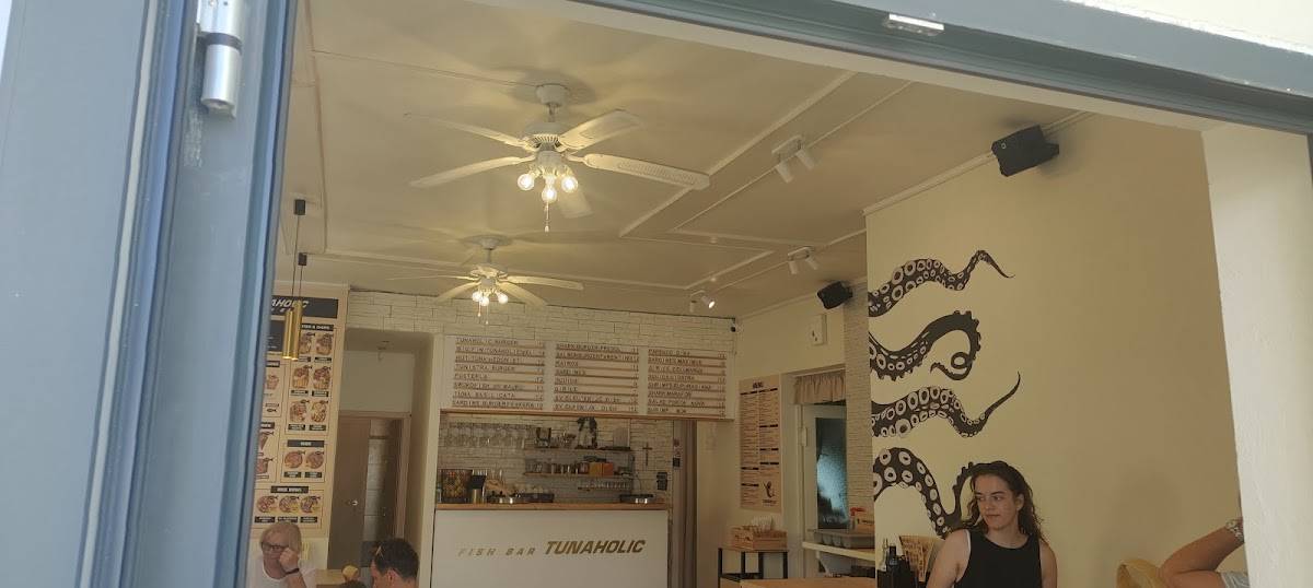 Tunaholic Fish Bar меню