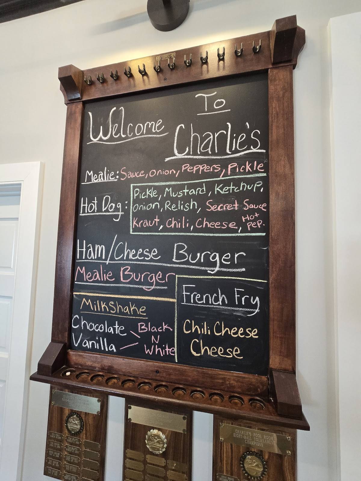 Charlie’s Hot Dogs (formerly Charlie’s Pool Room) меню