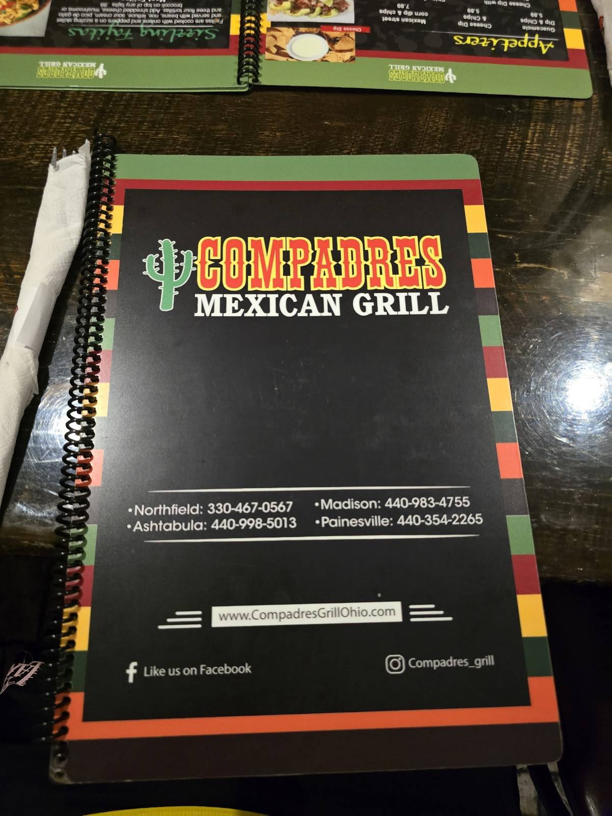 Compadres Mexican Grill меню
