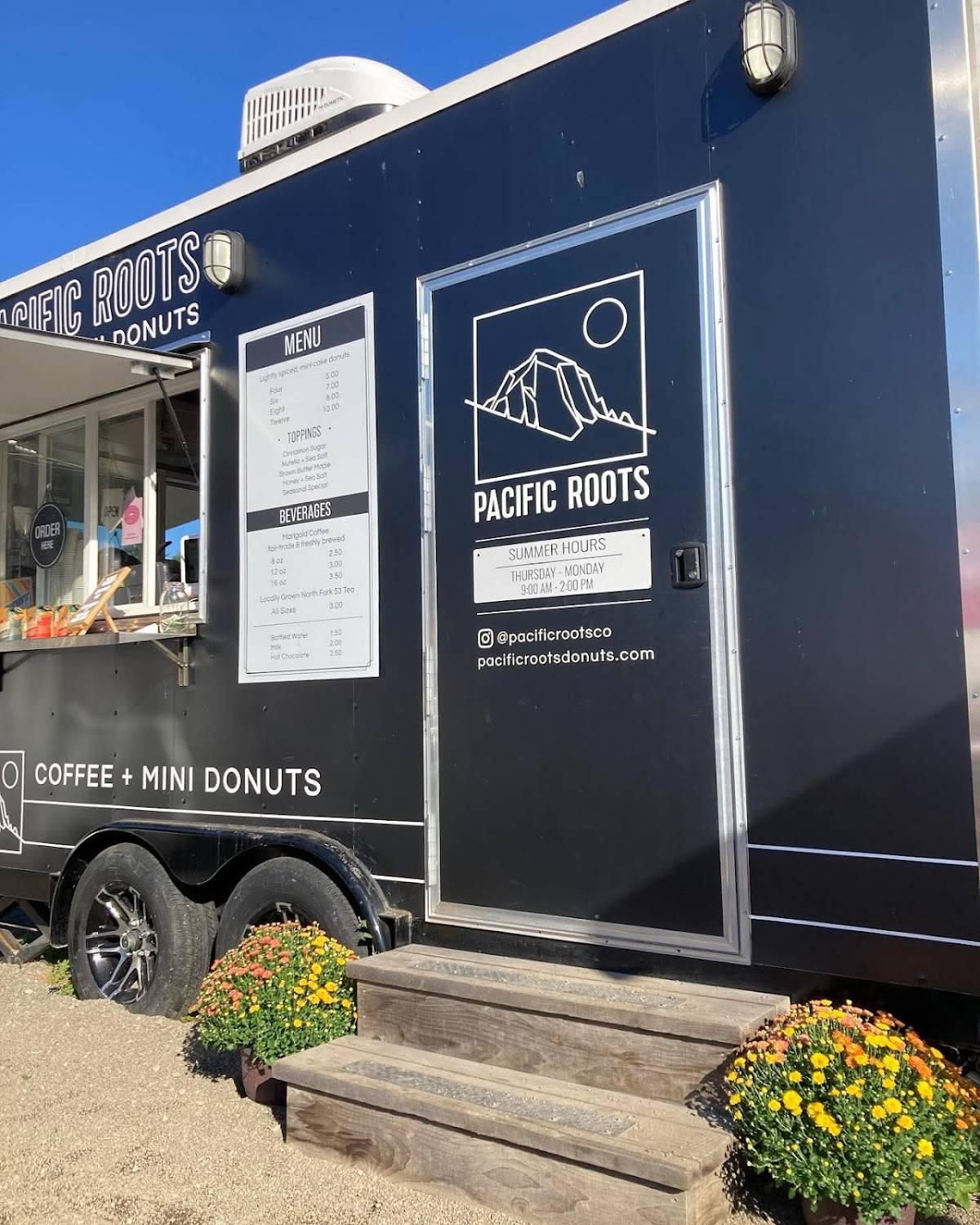 Pacific Roots Coffee + Mini Donuts меню