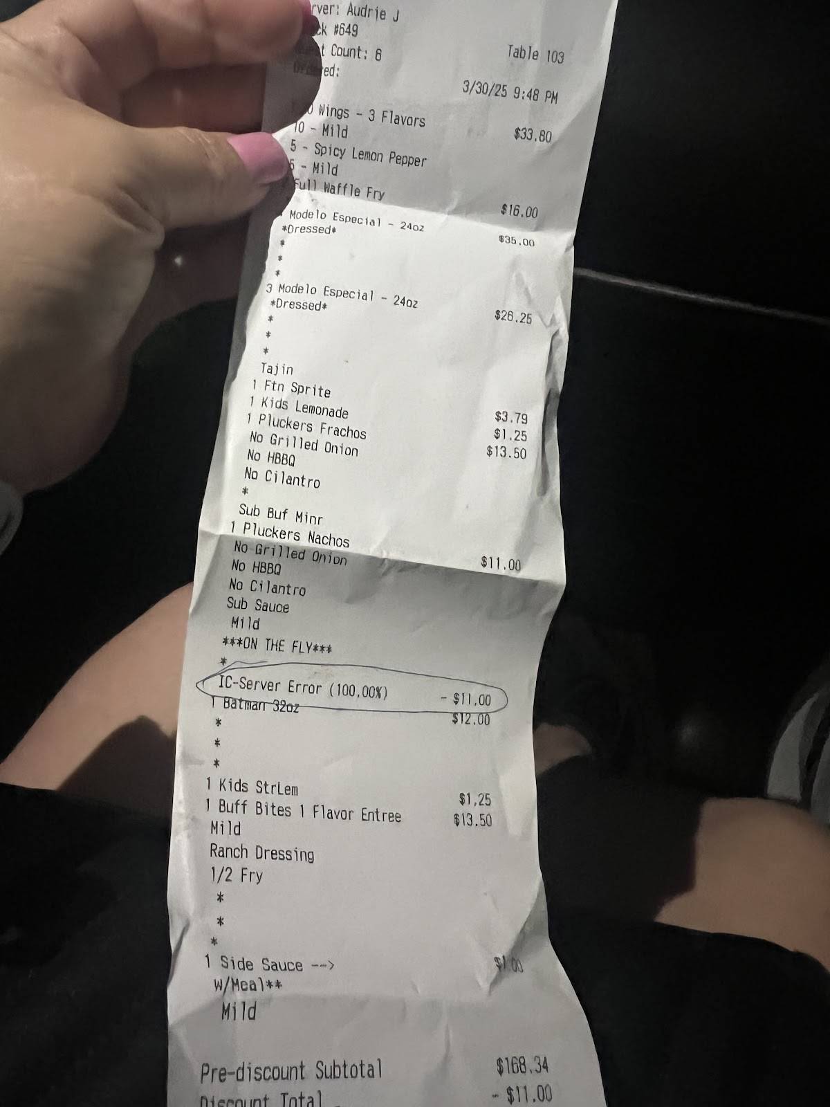 Pluckers Wing Bar меню