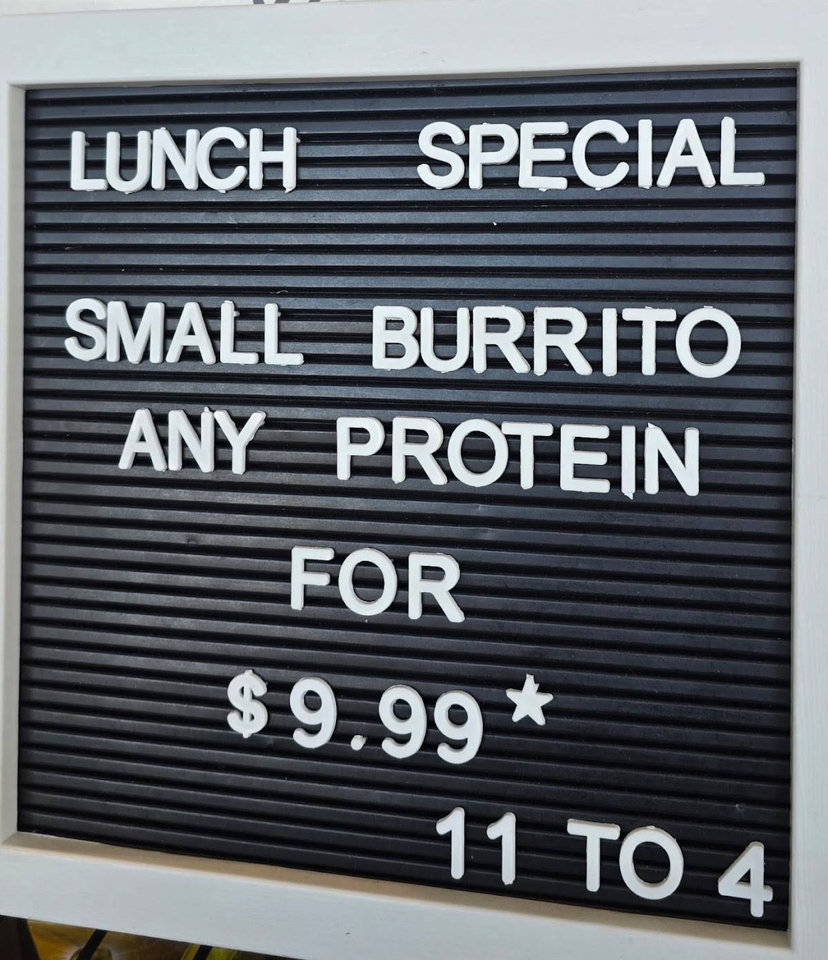 Quesada Burritos & Tacos меню