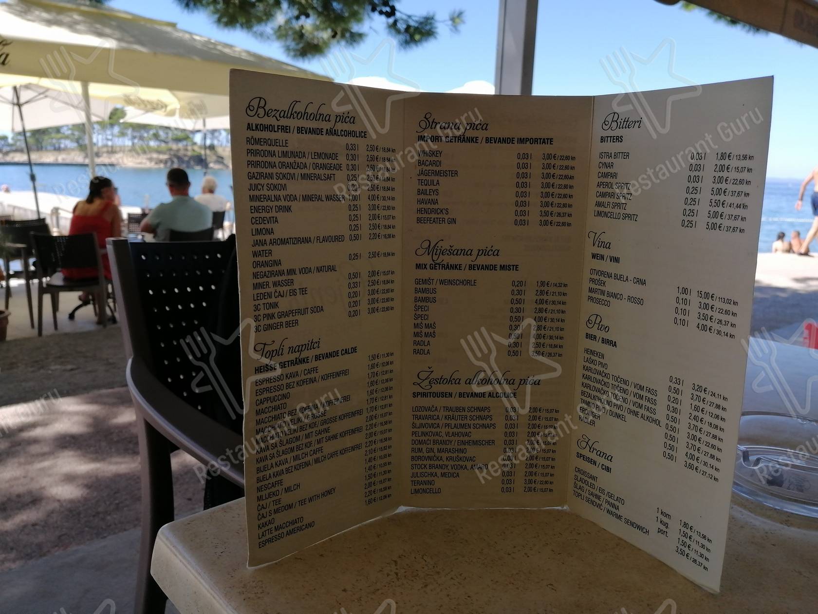 Меню для посетителей паба и бара Beach Bar 