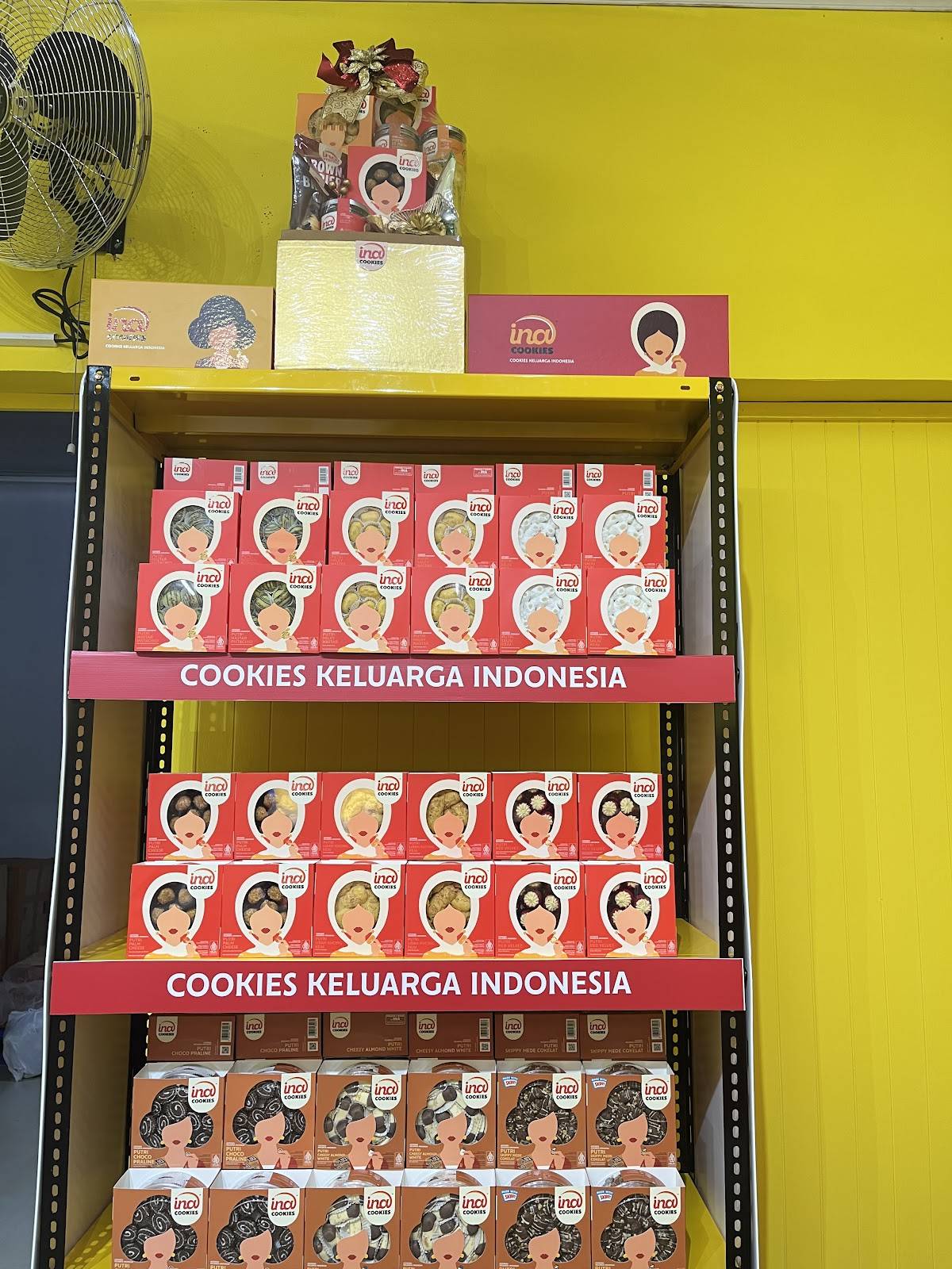 Ina Cookies Kuningan меню