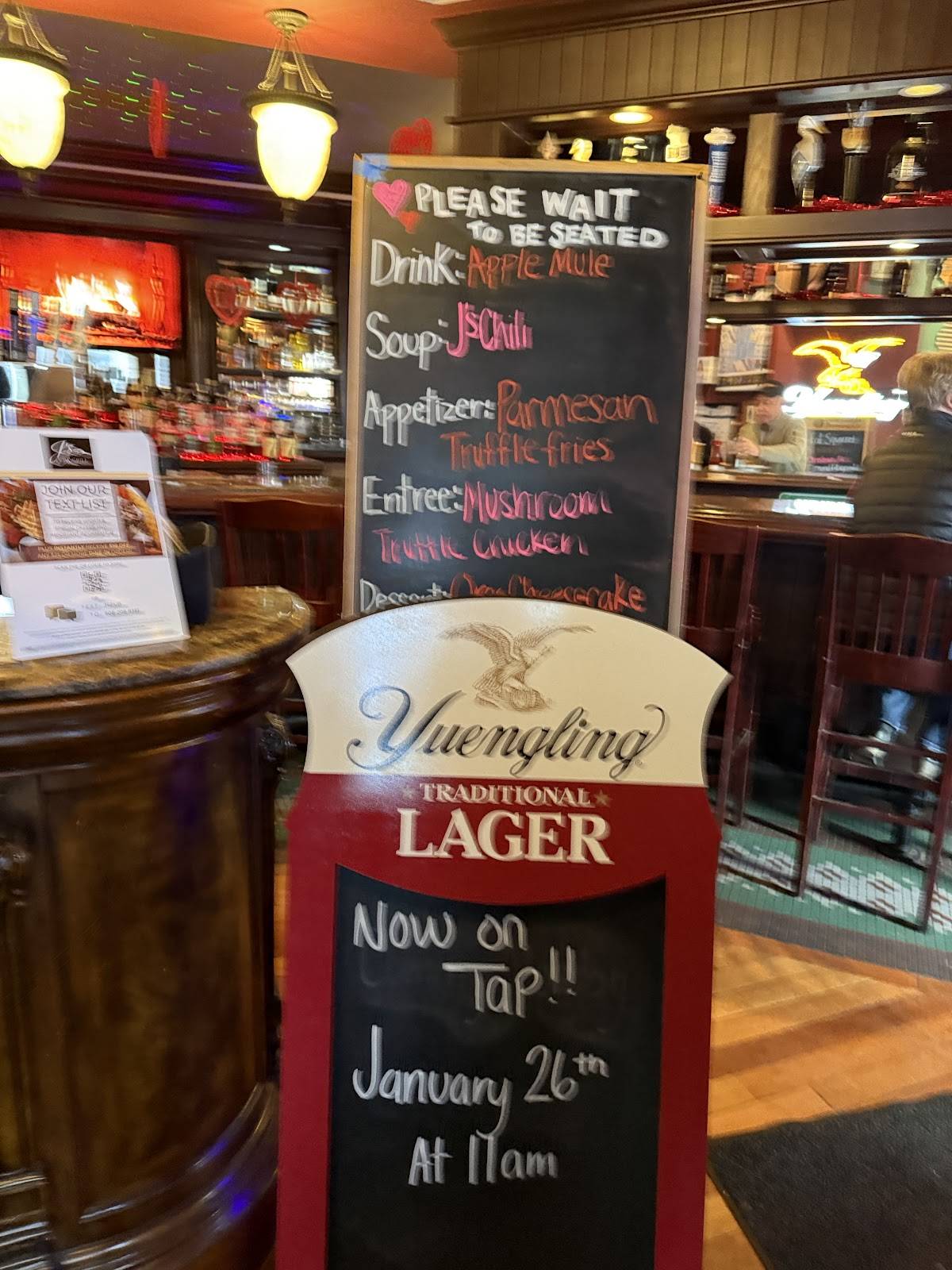 J's Pub & Grill меню