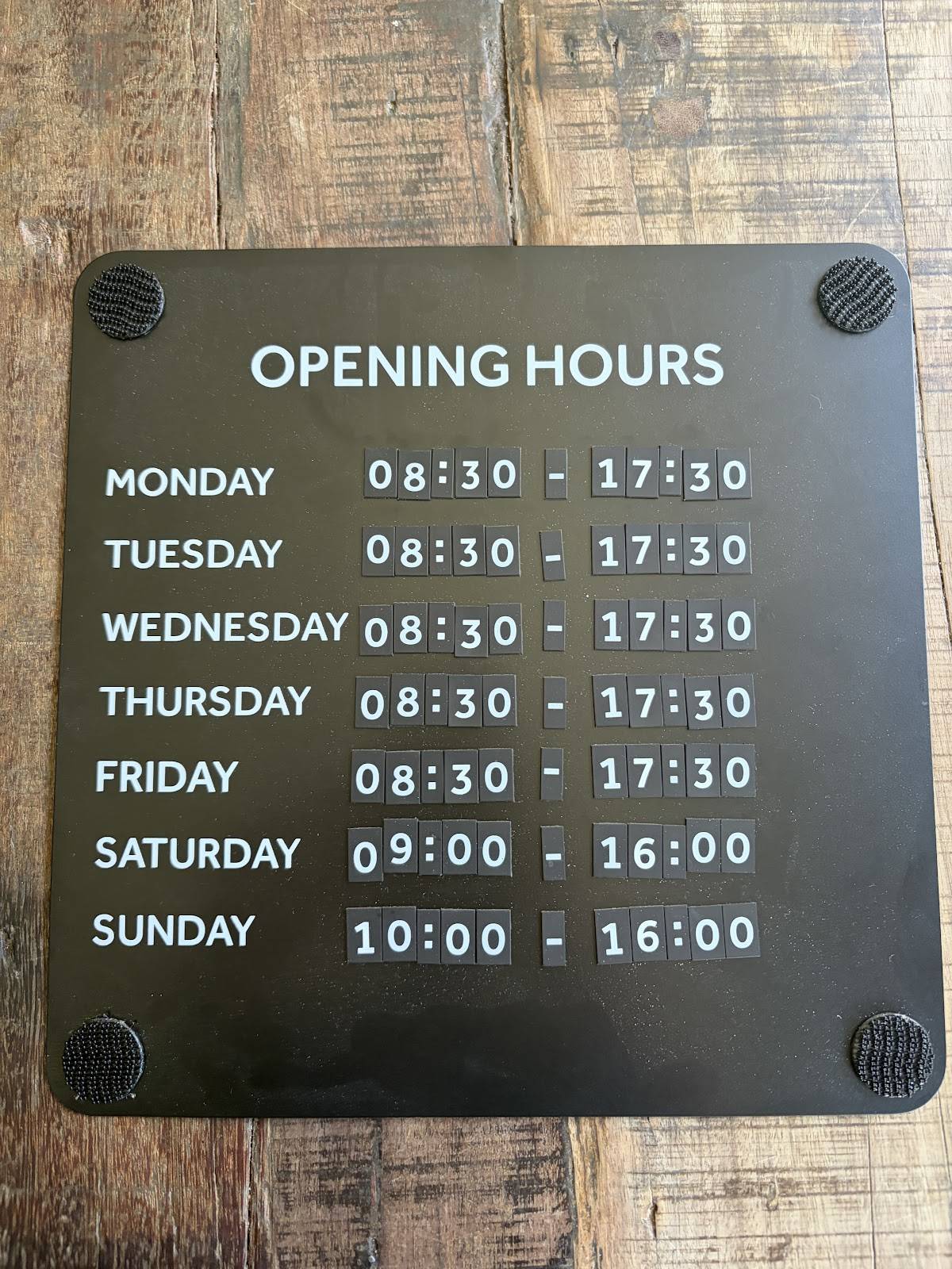 Simon's Roastery & Bakery меню